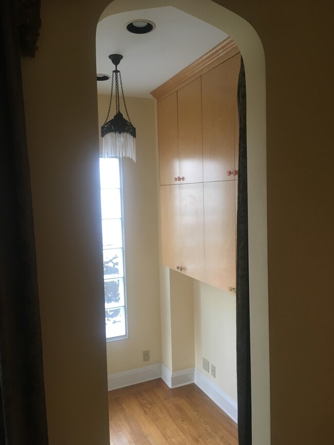 Building Photo - 408 Lombard St