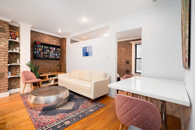 Building Photo - 5 Avenue A