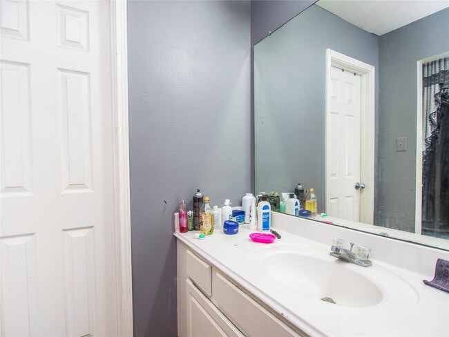Building Photo - 16307 Pebble Crest Ct