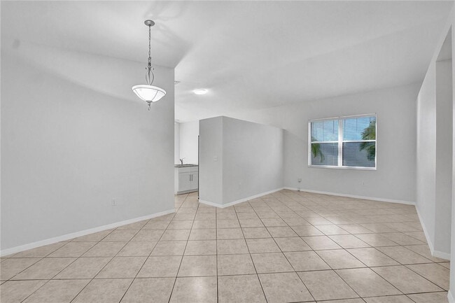 Building Photo - 5248 NW 117th Ave