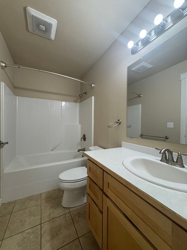 Building Photo - Cambridge Place I - 2235