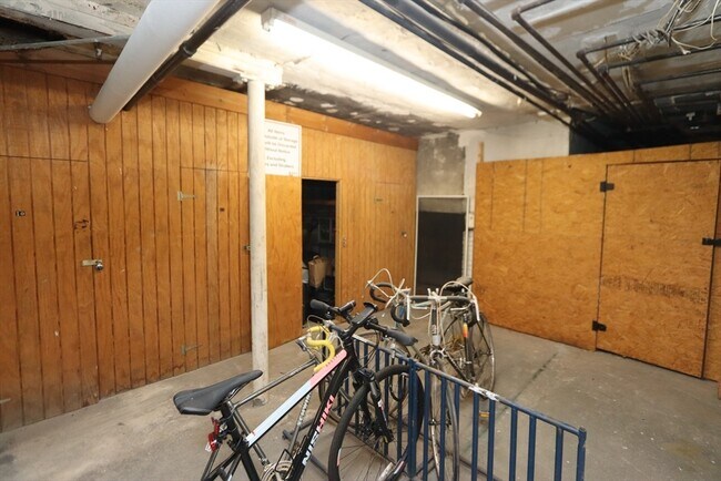 Building Photo - 11 Vinal St
