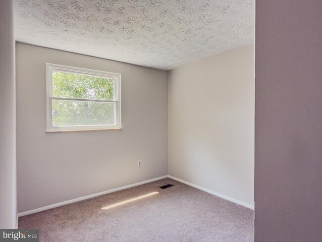 Building Photo - 18008 Wagonwheel Ct