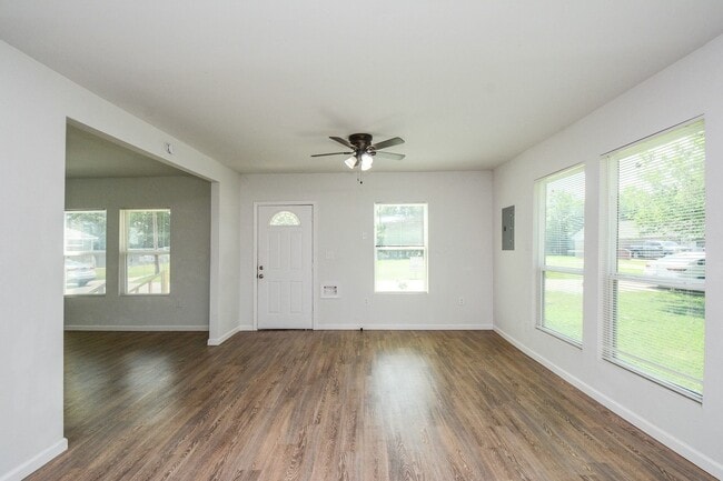 Building Photo - 3013 Brackenridge St