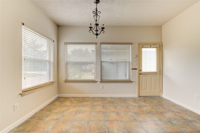 Building Photo - 800 Mulligan Ct