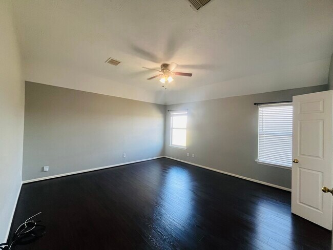 Building Photo - 20830 Oak Rain Ct