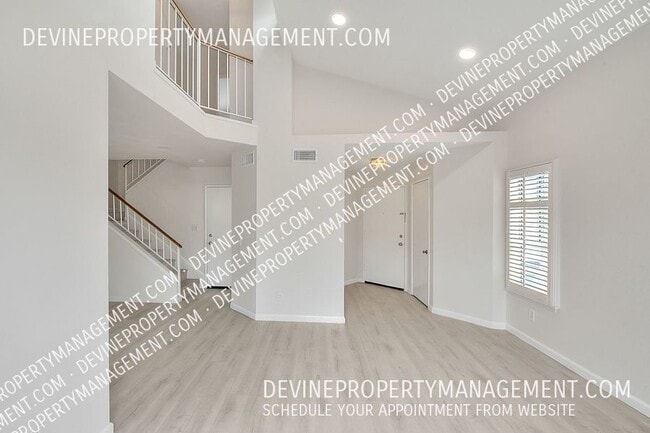 Building Photo - 902 California Privado