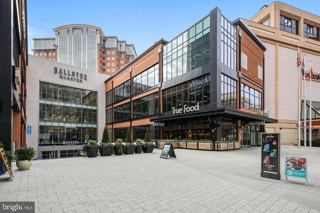 Building Photo - 4141 Henderson Rd