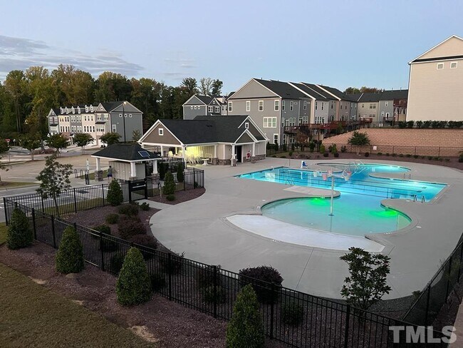 Building Photo - 1061 Larabee Ln