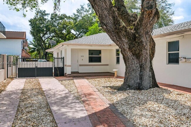 Building Photo - 3072 NW 14th St