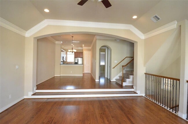 Building Photo - 9006 Harbor Hills Dr