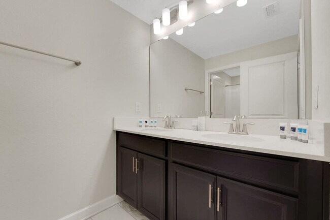 Building Photo - 404 Ocean Course Ave