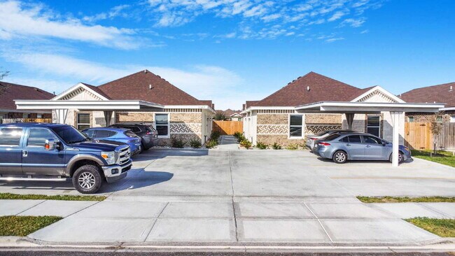 Building Photo - 3307 Aurora Ln