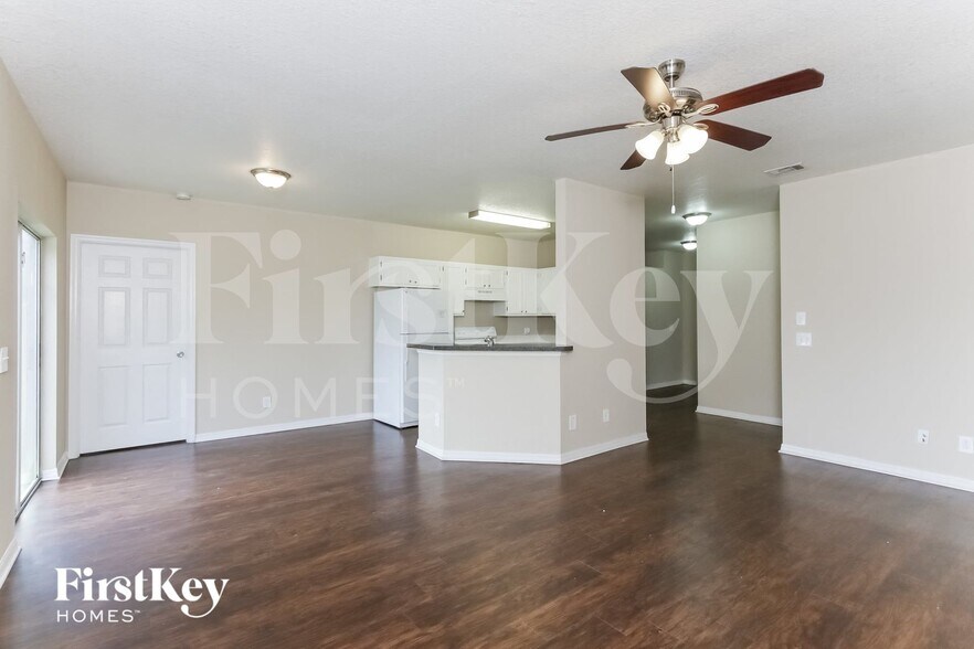 Building Photo - 2598 N Biscayne Dr