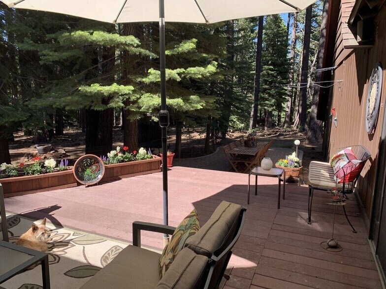 Rear Deck - 15948 Northwoods Blvd