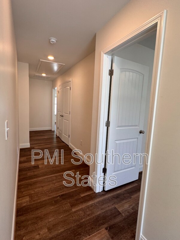 Building Photo - 301 Clarus Crk Wy