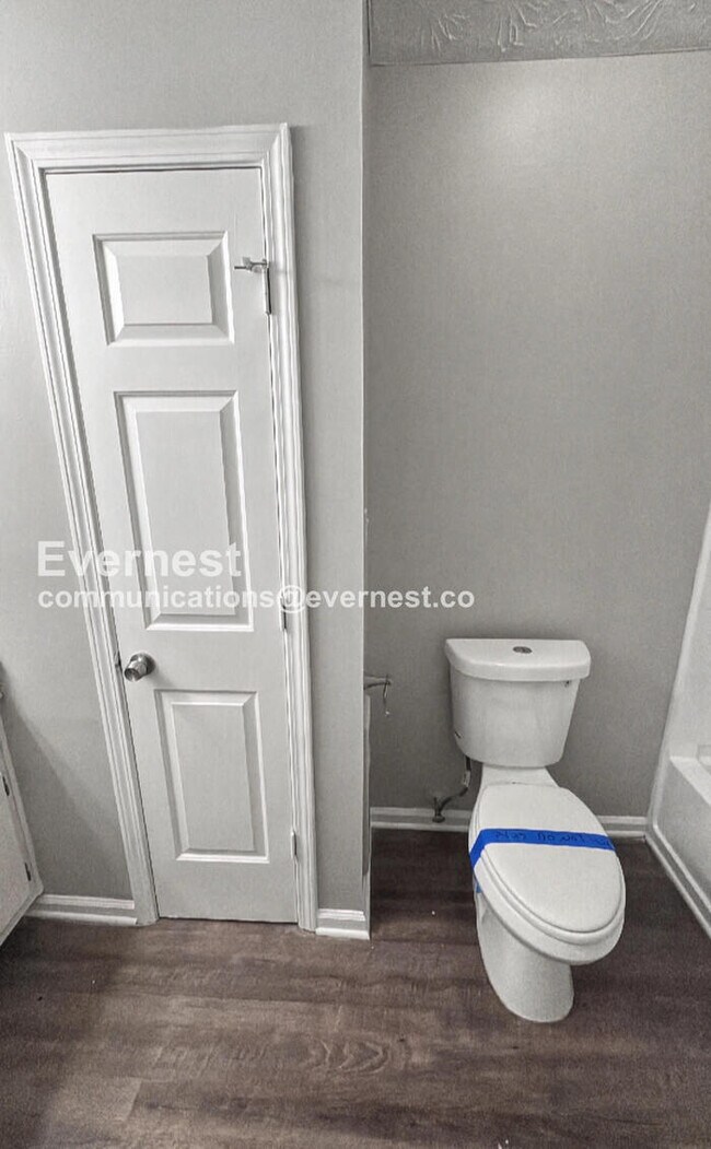 Building Photo - Limited Time Special Offer / 3 Bed, 2 Bath Home with Garage / Pet-Friendly / Vouchers Accepted / ...