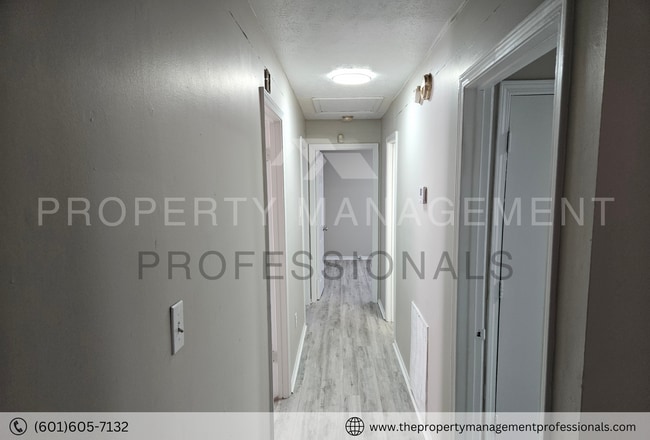 Building Photo - 2814 Smith Robinson St