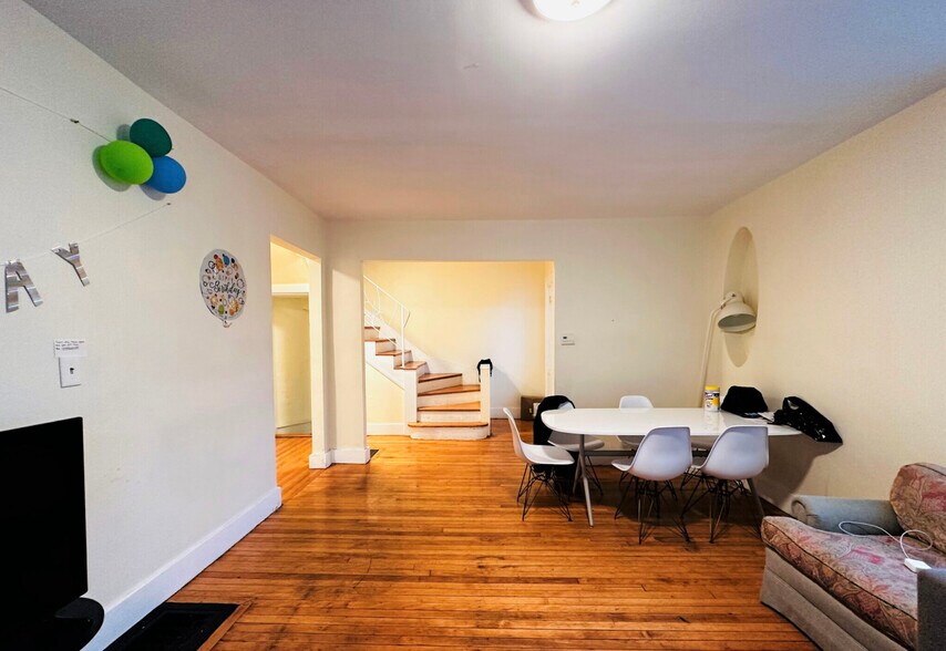 Building Photo - 30 Wadsworth St