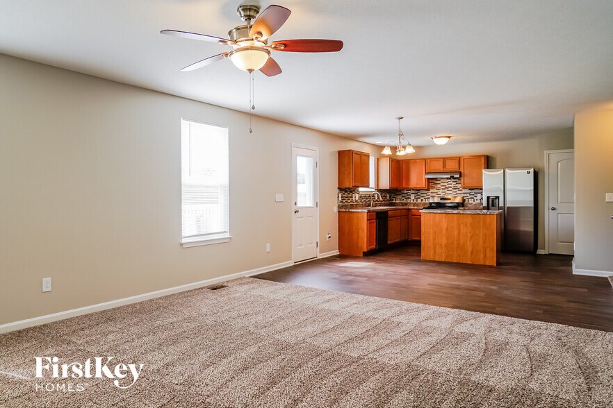 Building Photo - 2144 Greencrest Way