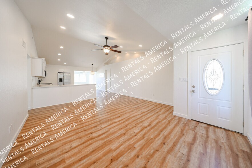 Building Photo - 17848 N 30th Pl