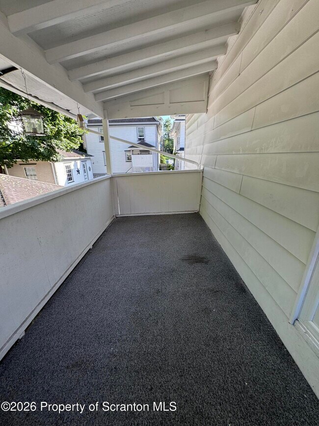 Building Photo - 1810 Capouse Ave