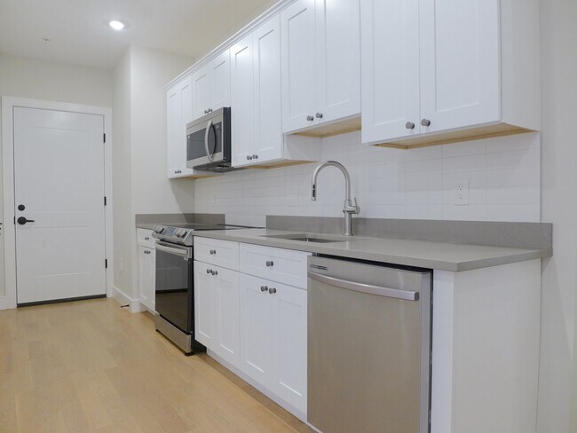 Building Photo - 24 Farrington Ave