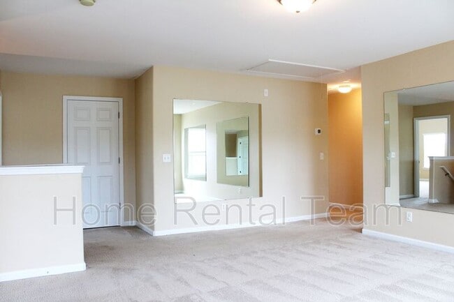 Building Photo - 122 Lake Pointe Dr