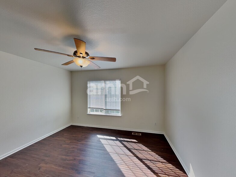 Building Photo - 4570 N Orleans St