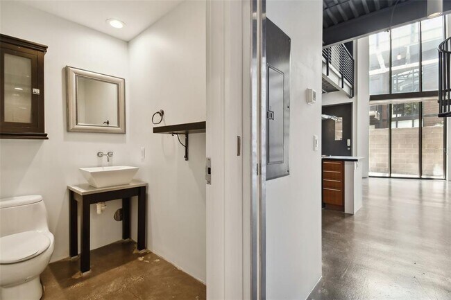 Building Photo - 217 N 12th St