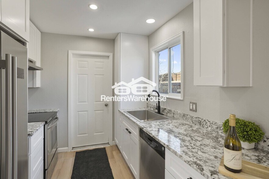 Building Photo - 1321 W 135th Dr