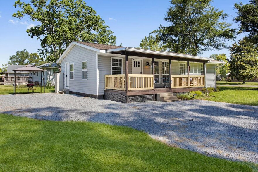 Building Photo - 6733 Mary St