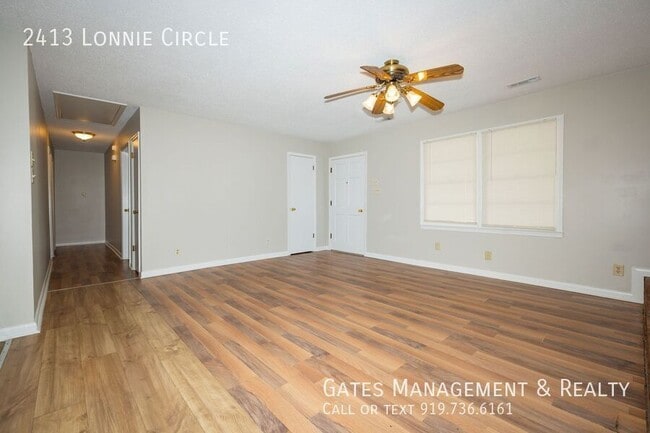 Building Photo - 2413 Lonnie Cir S