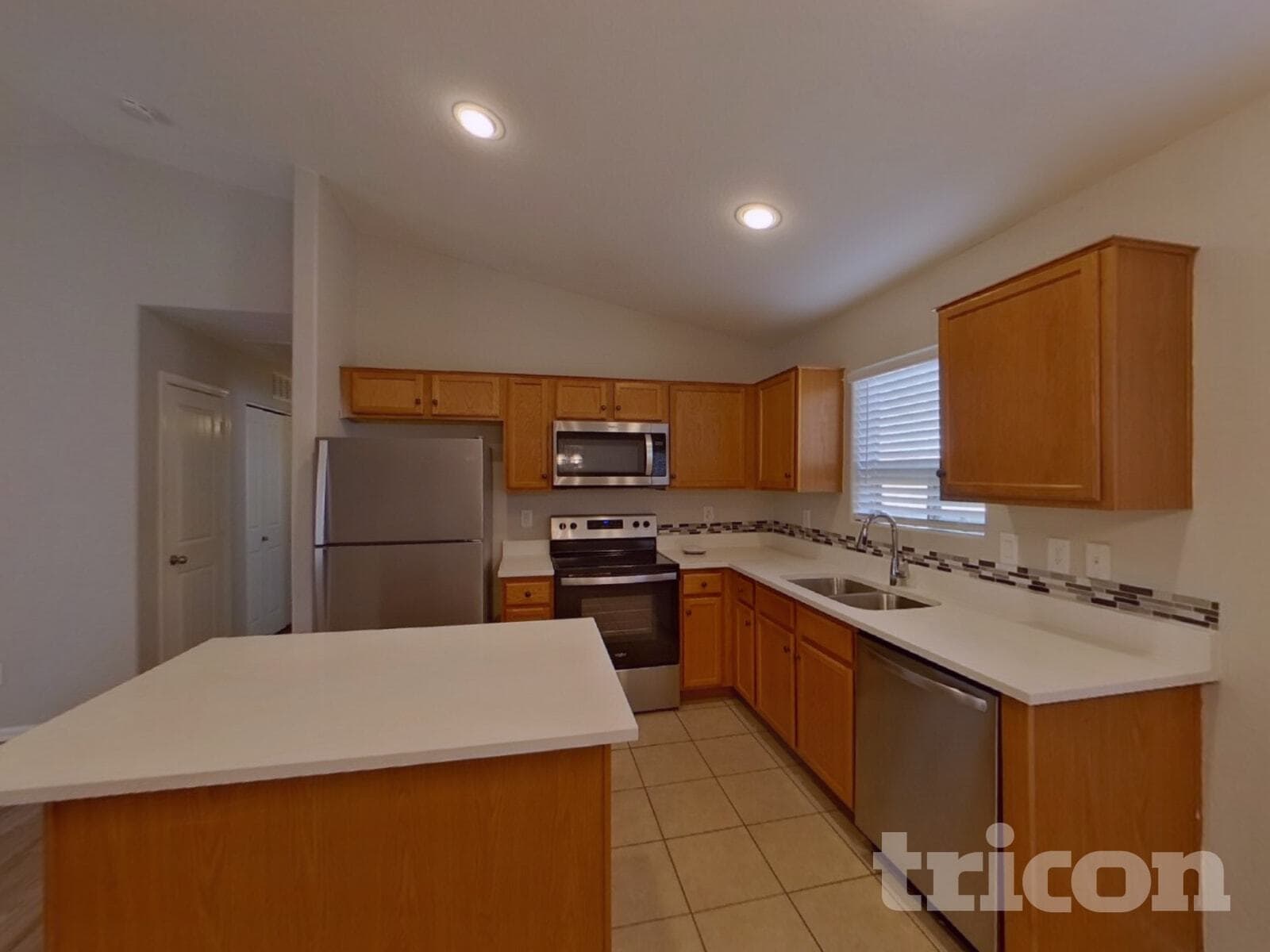 Building Photo - 40441 W Thornberry Ln