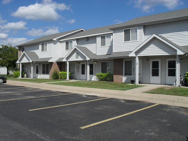 Building Photo - Country Walk Apartments + Townhomes