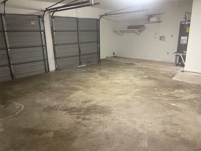 Building Photo - 2115 Yorktown Ct S