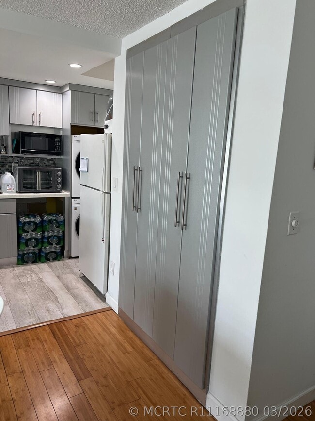 Building Photo - 3522 NE 171 St