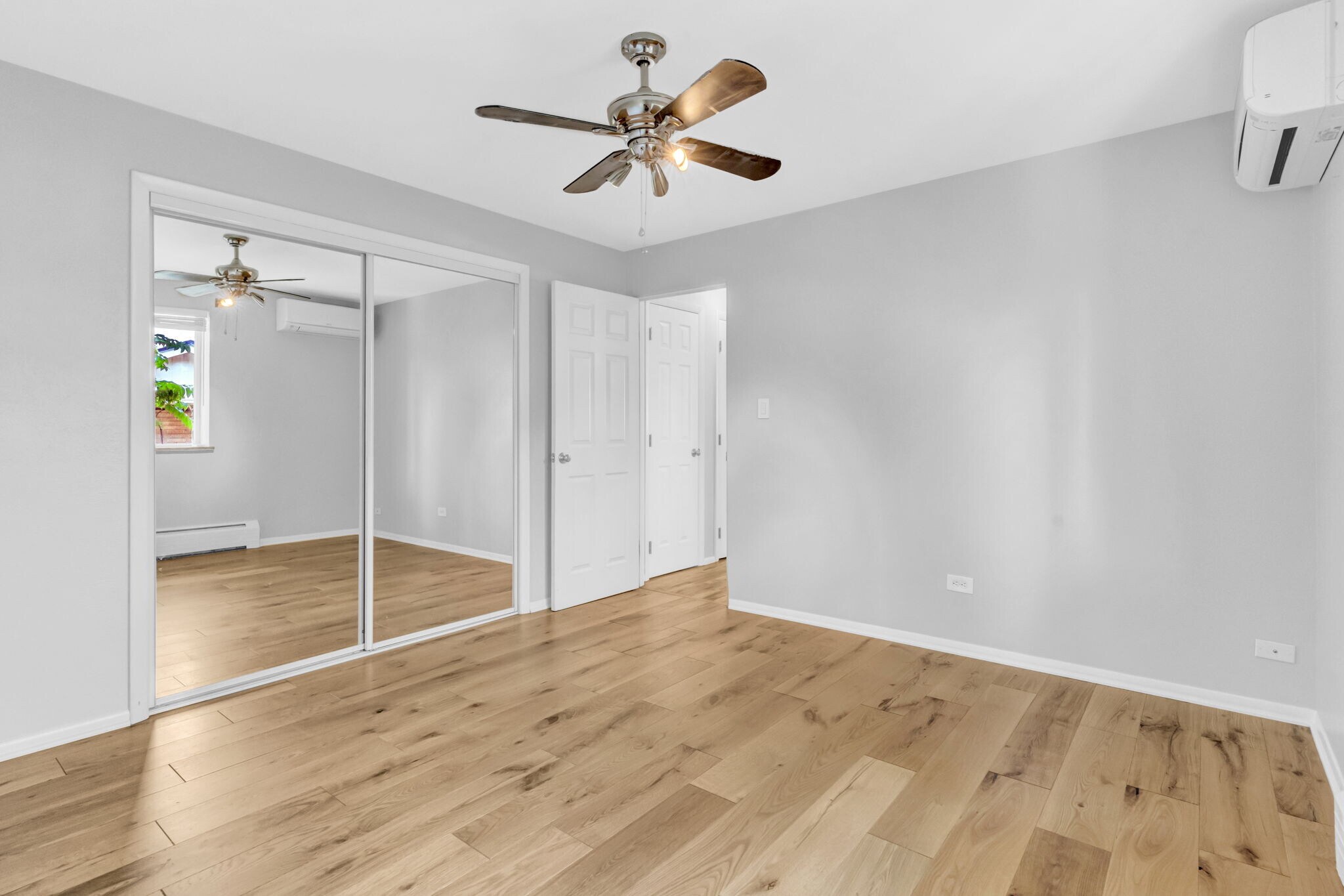 Bedroom - 21 N Washington St