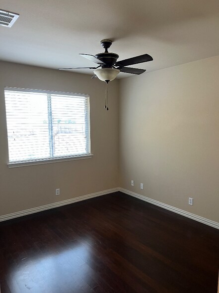 Building Photo - 6135 Wood Bayou