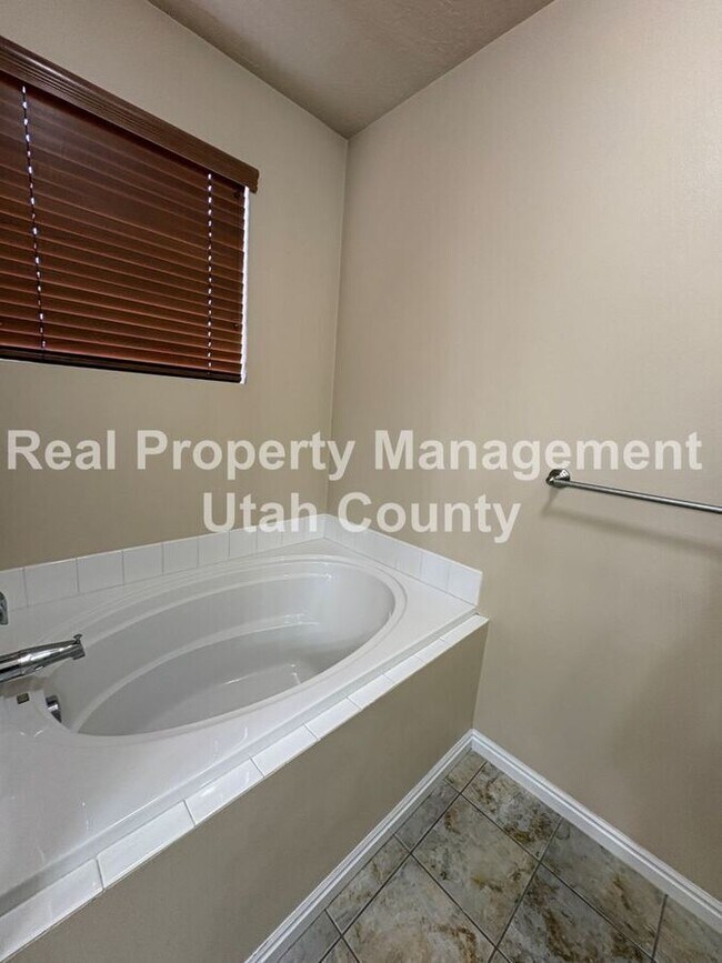 Building Photo - 1643 W 140 N