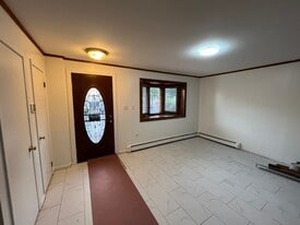 Building Photo - 929 Gates Ave