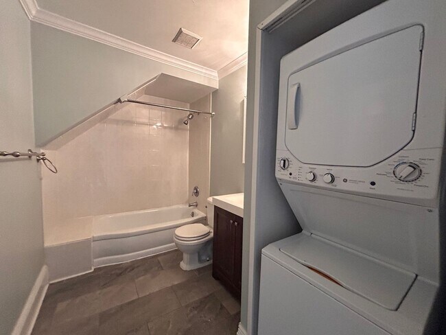 Building Photo - $0 DEPOSIT OPTION. CHARMING VICTORIAN TOWNHOUSE IN UPTOWN/CITY PARK WEST