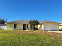 Building Photo - 3 BEDROOM POOL HOME OASIS IN FLORIDA SHORE...