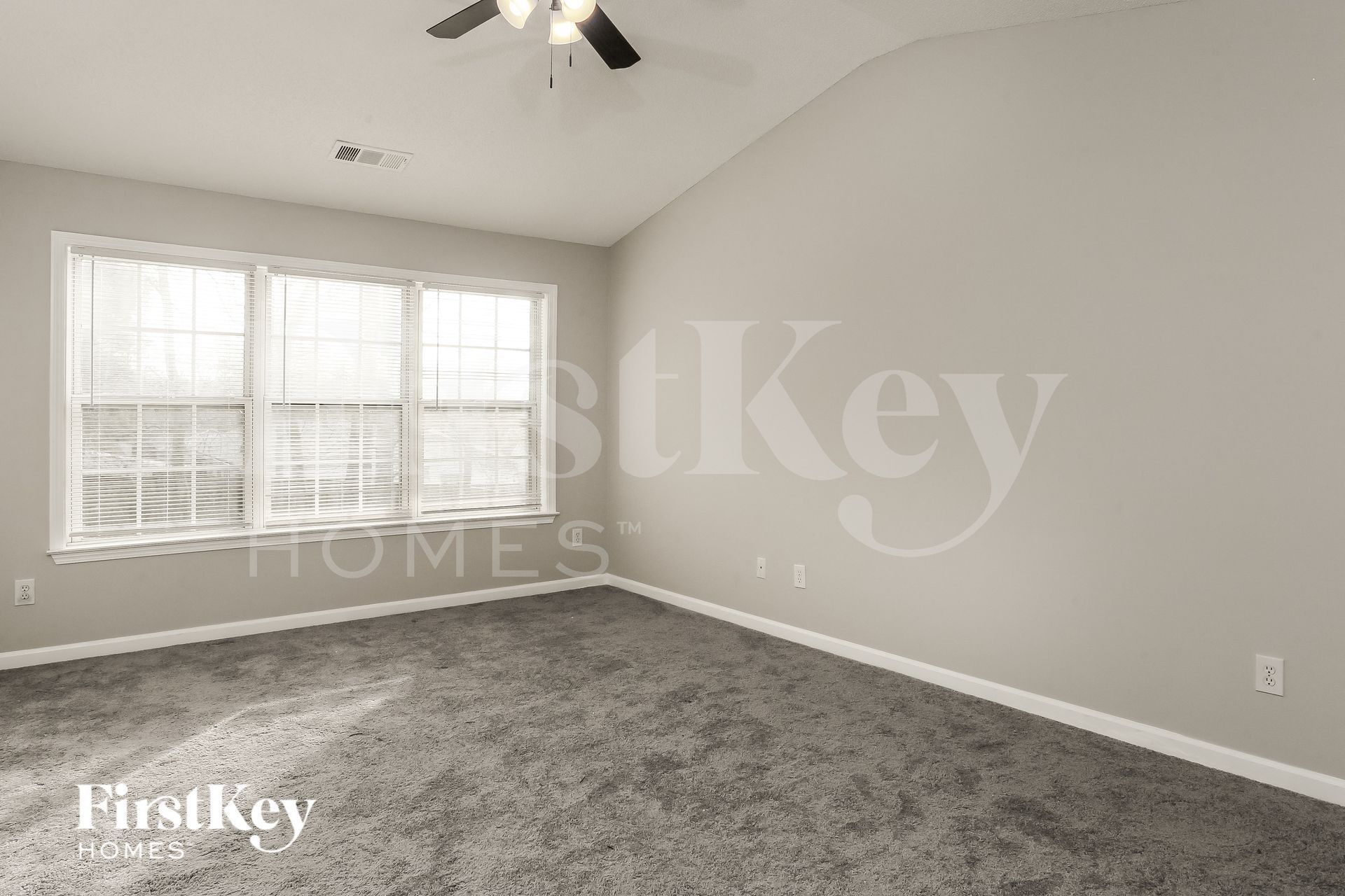 Building Photo - 786 Weybourne Ct NE