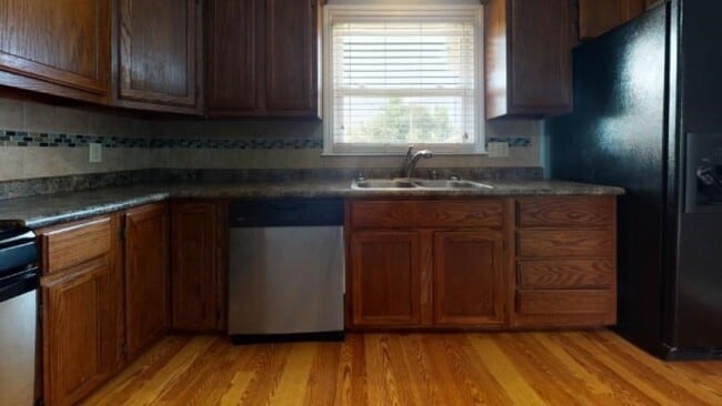 Building Photo - 203 E Cole Rd