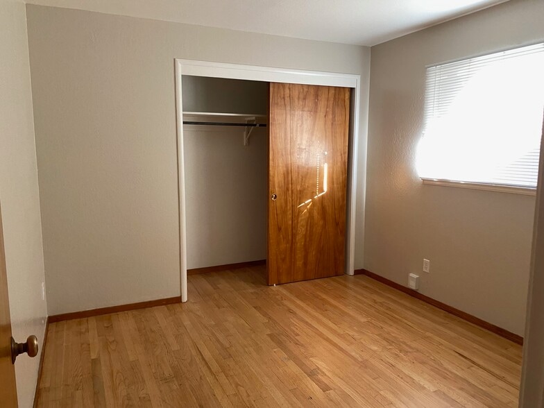 Bedroom Closet - 2534 San Fernando Way