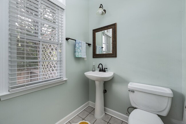 Building Photo - Stylish 3-bedroom townhome in Vermillion in Hustersville