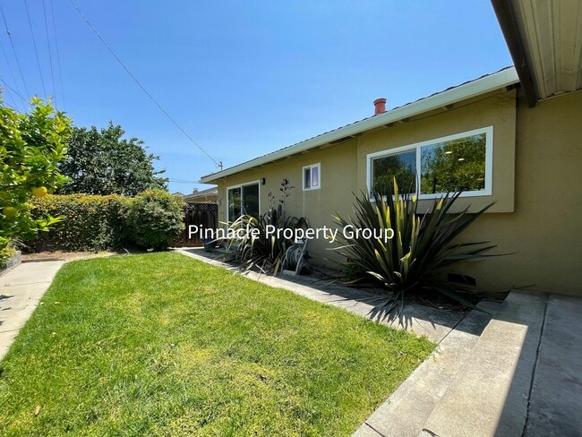 Building Photo - 1651 Matson Dr