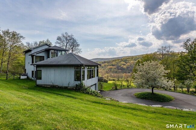 Building Photo - 16 Anderson Acres Rd