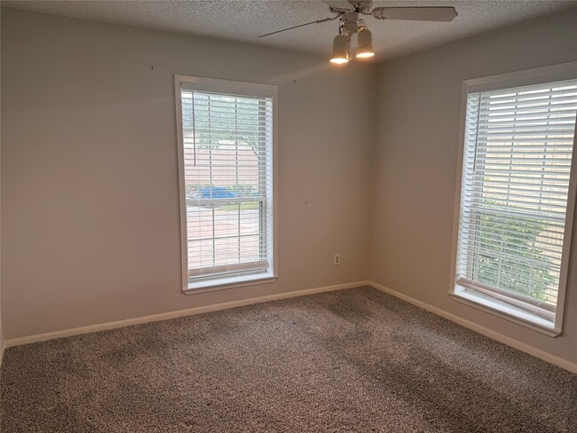 Building Photo - 2120 El Paseo St
